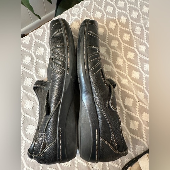 Clark’s Soft Cushion Leather Mary Janes Women’s Size 7.5 - Picture 7 of 11